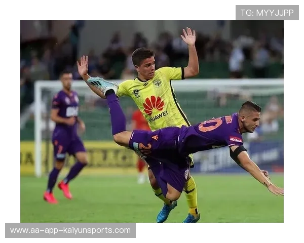 高位逼抢打乱对手中后场组织,高位进攻